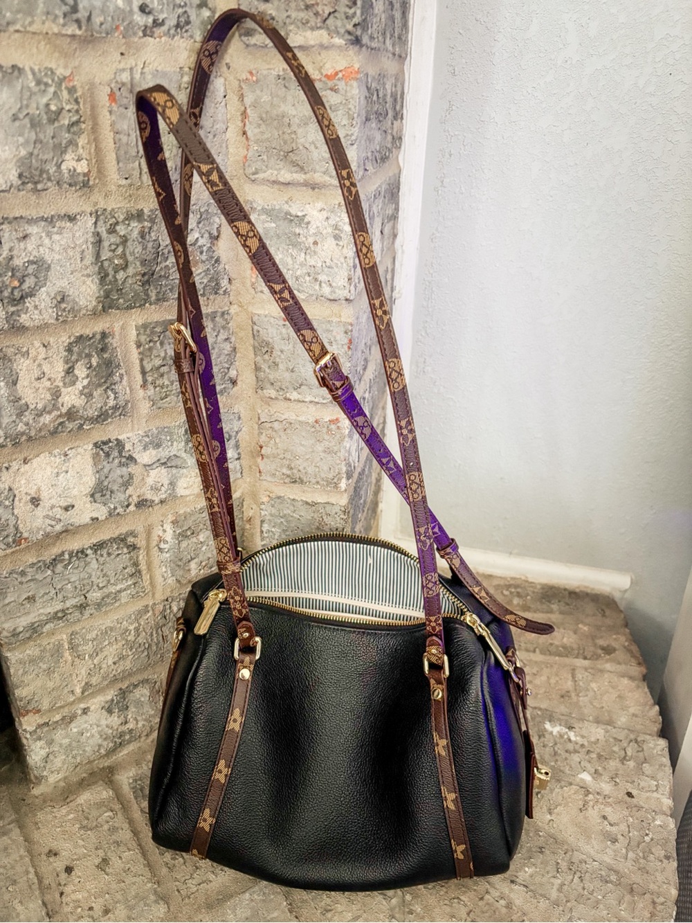 ROMYTISA Pillow Crossbody